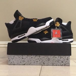 Air Jordan 4 Retro (Royalty)